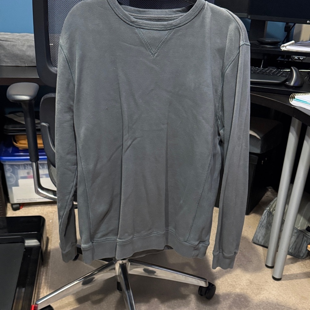 Taylor Stitch Charcoal Sweatshirt